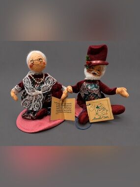 Annalee Holiday Doll Couple in Burgundy and Pink